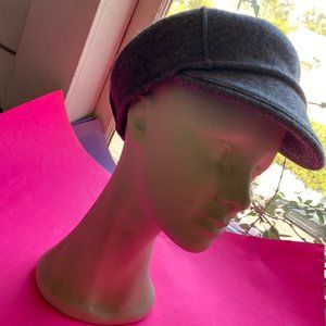 GAP  gray felt